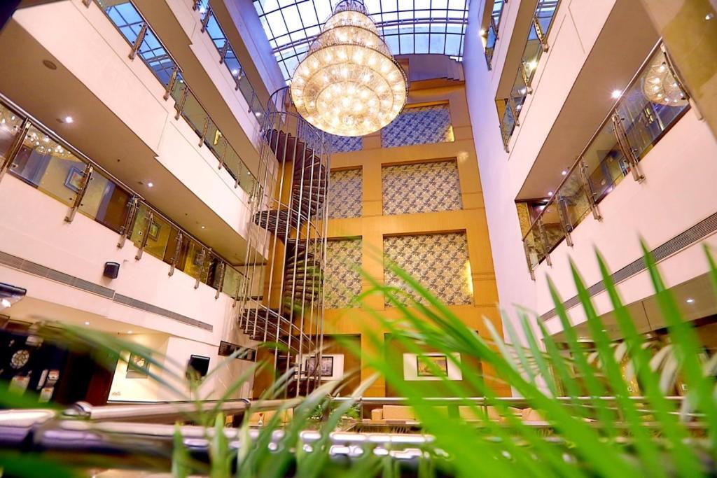 גורגאון Bluemont Beacon Hotel New Delhi מראה חיצוני תמונה
